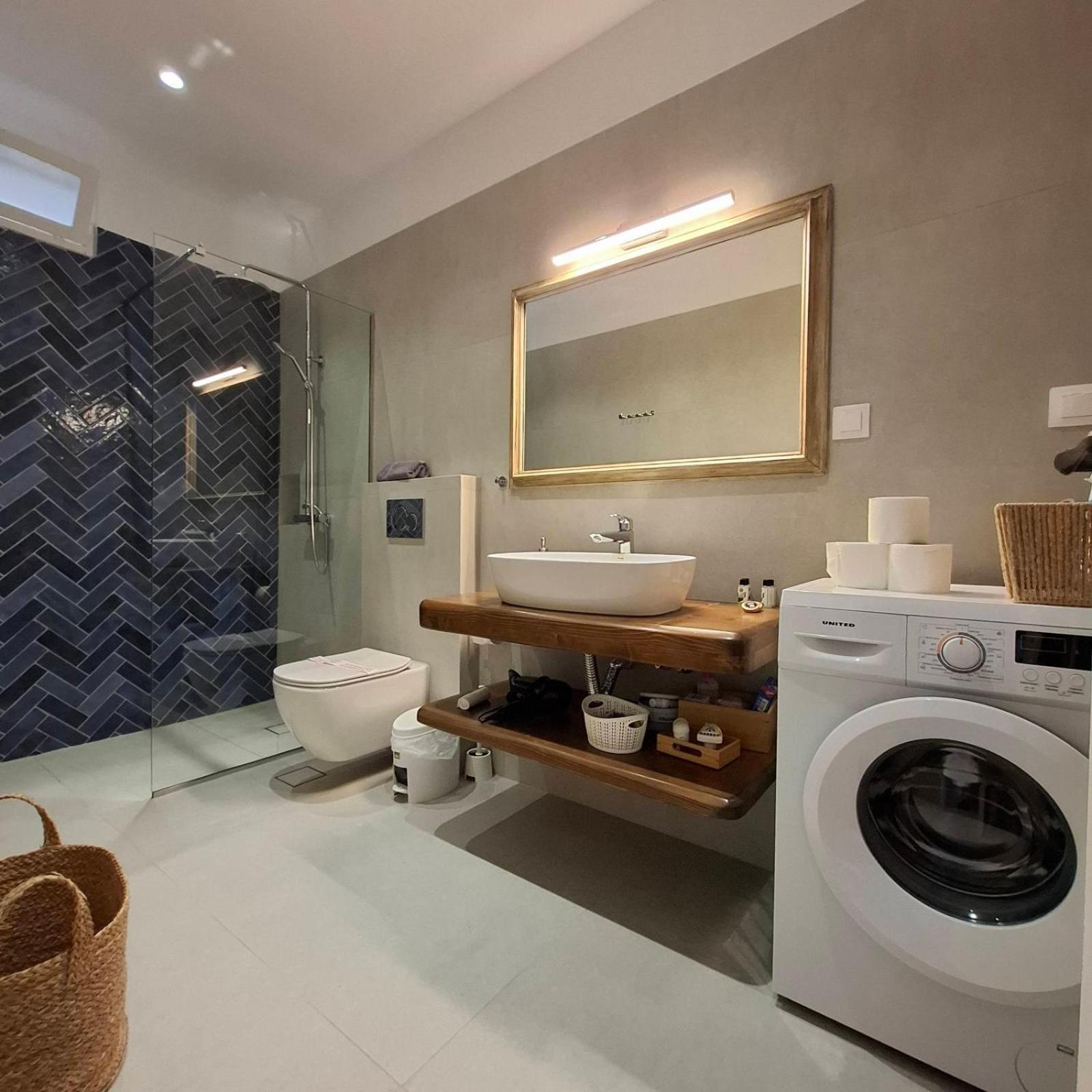 Aquarella-Stylish Veranda Apartment In Centre Of 포로스타운 외부 사진