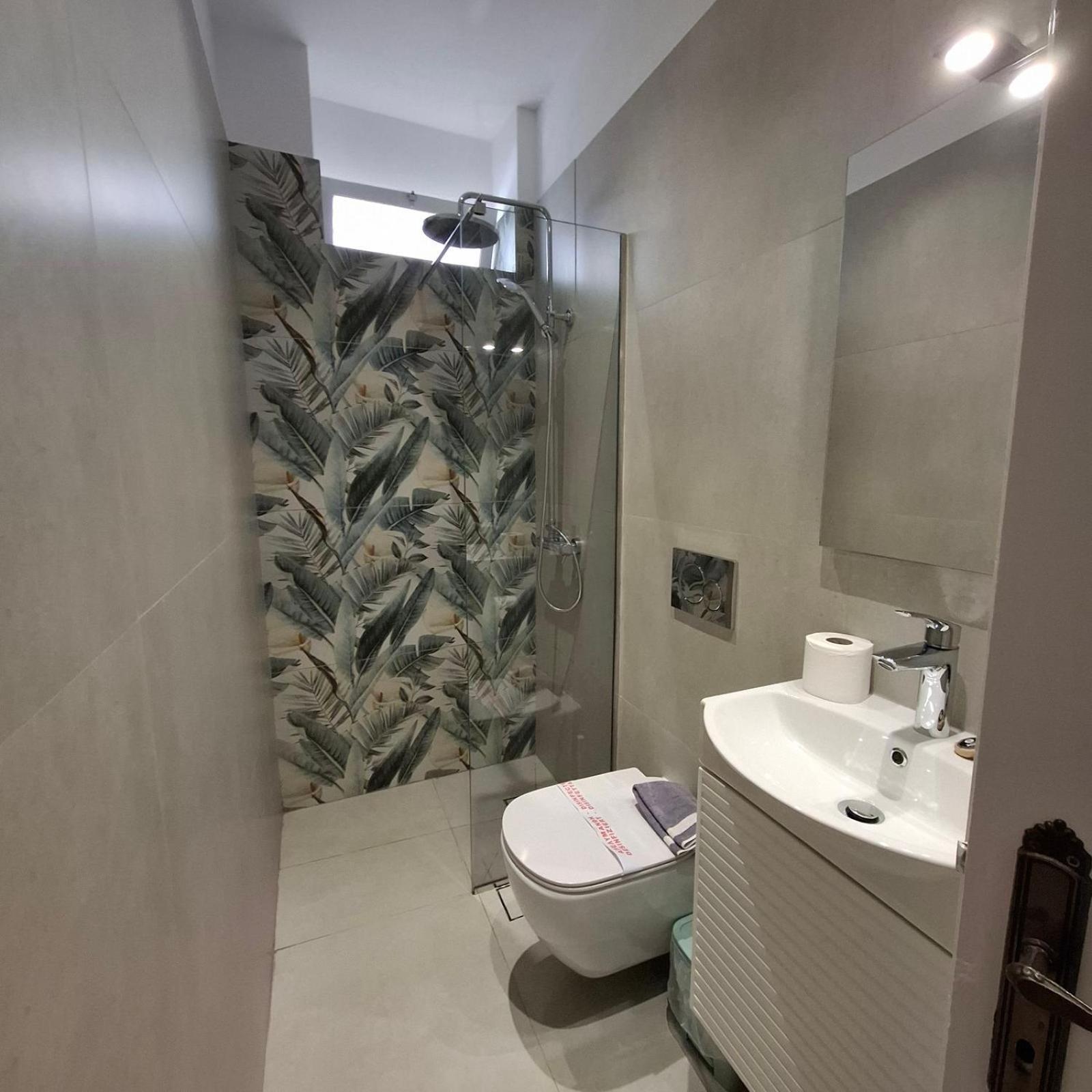 Aquarella-Stylish Veranda Apartment In Centre Of 포로스타운 외부 사진