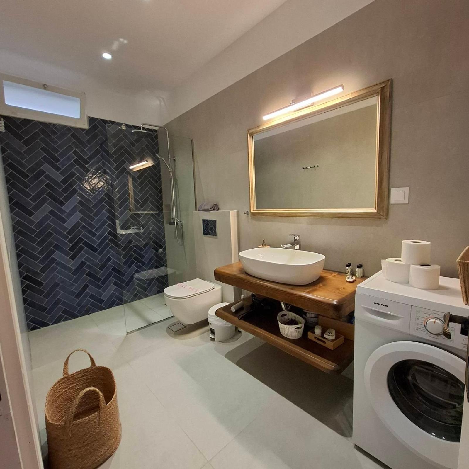 Aquarella-Stylish Veranda Apartment In Centre Of 포로스타운 외부 사진